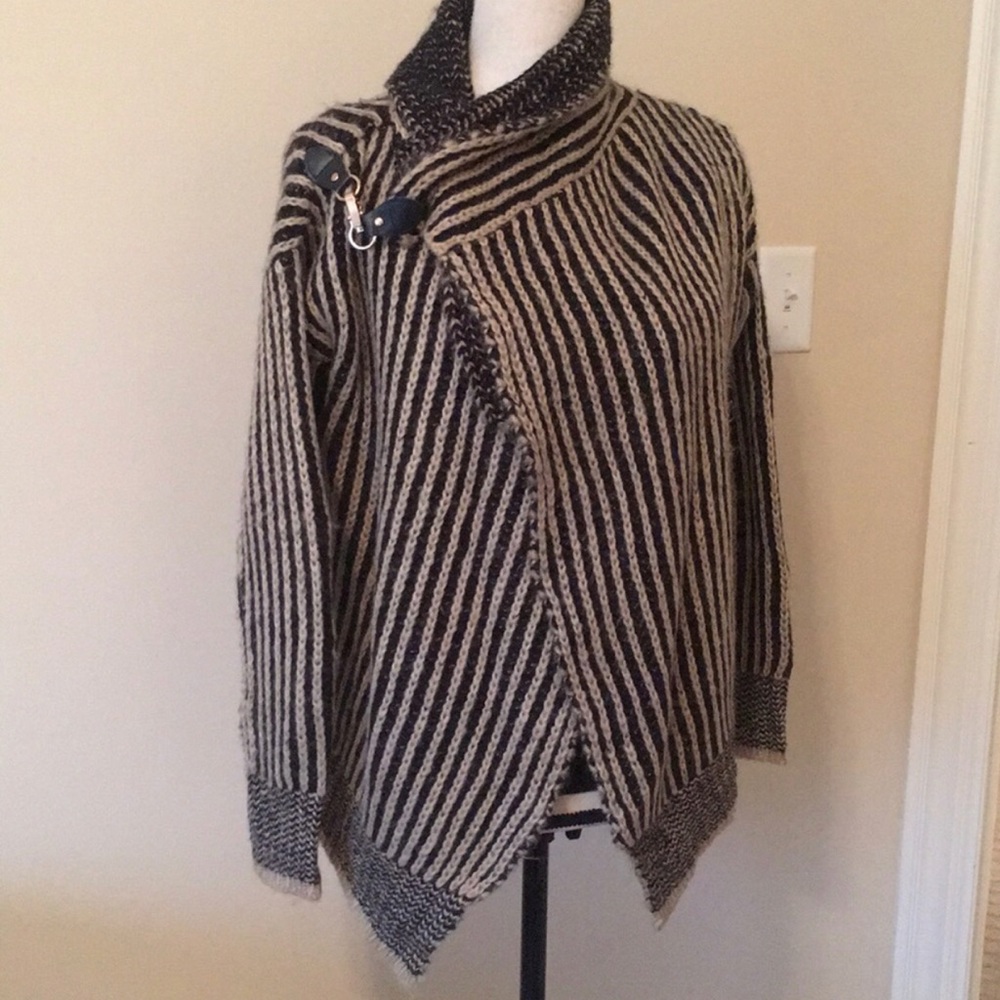 💜Clasp cardigan by Elan